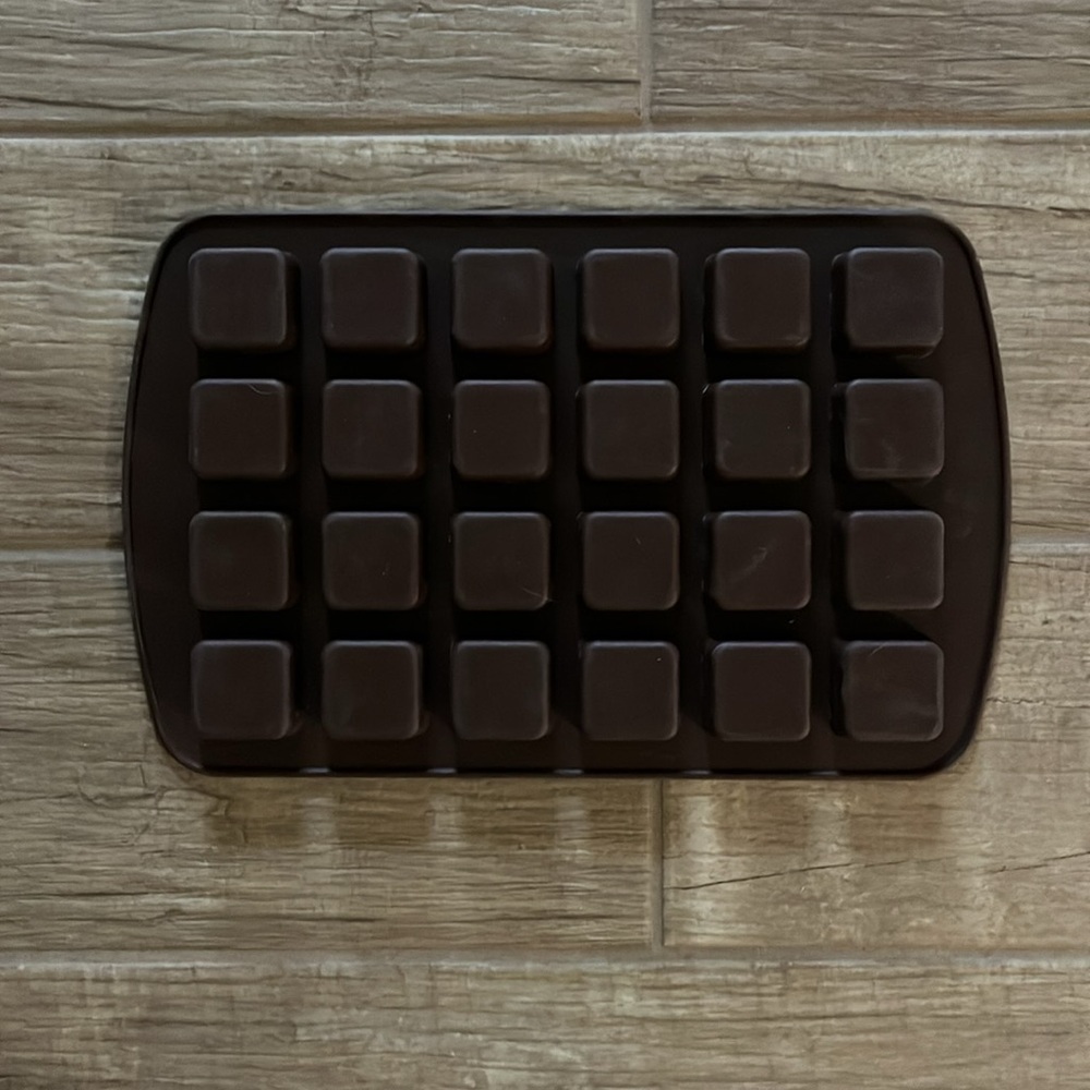 Wilton Brownie Silicone Pan - Picture 3 of 3